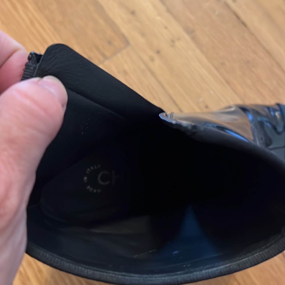 Chanel patent leather boot - Picture 5 of 5
